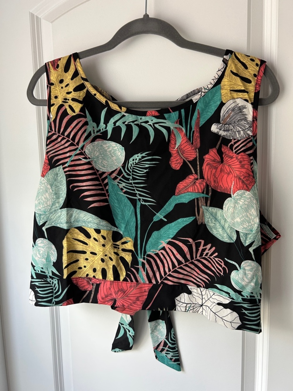 Luukse Tropical Print Tie-Back Tank Top